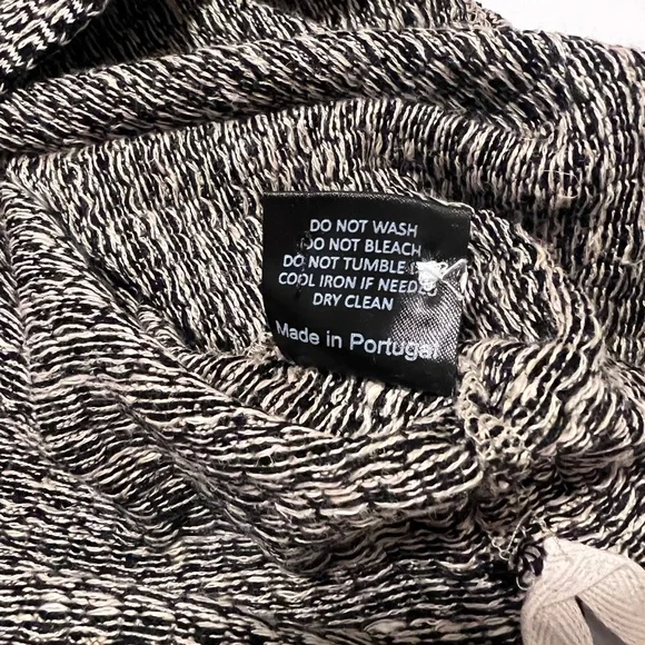 Todd Snyder Italian geometric pattern camp collar size small - Picture 4 of 11